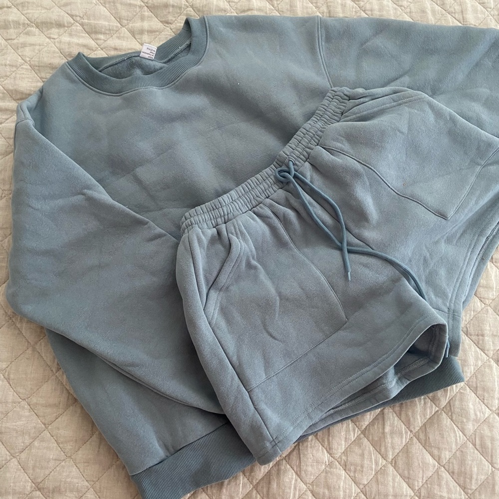 Blue sweat-short set